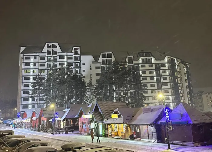 Garden Lux アパート *